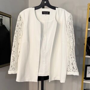 Elegant White Lace Sleeve Blazer